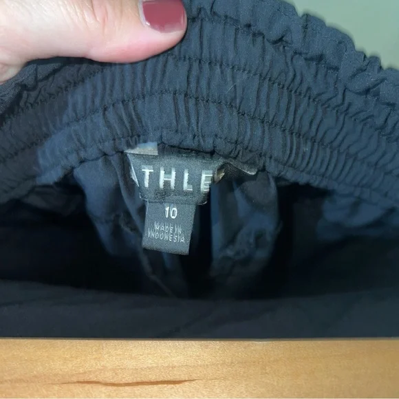 Athleta Black Chelsea Cargo Pants Size 10 - Picture 6 of 6